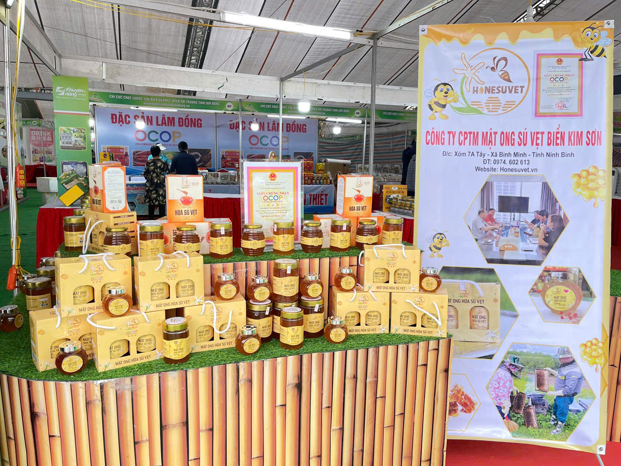 Công ty Cổ phần Thương mại Mật ong hoa sú vẹt biển Kim Sơn trưng bày sản phẩm thumbnail